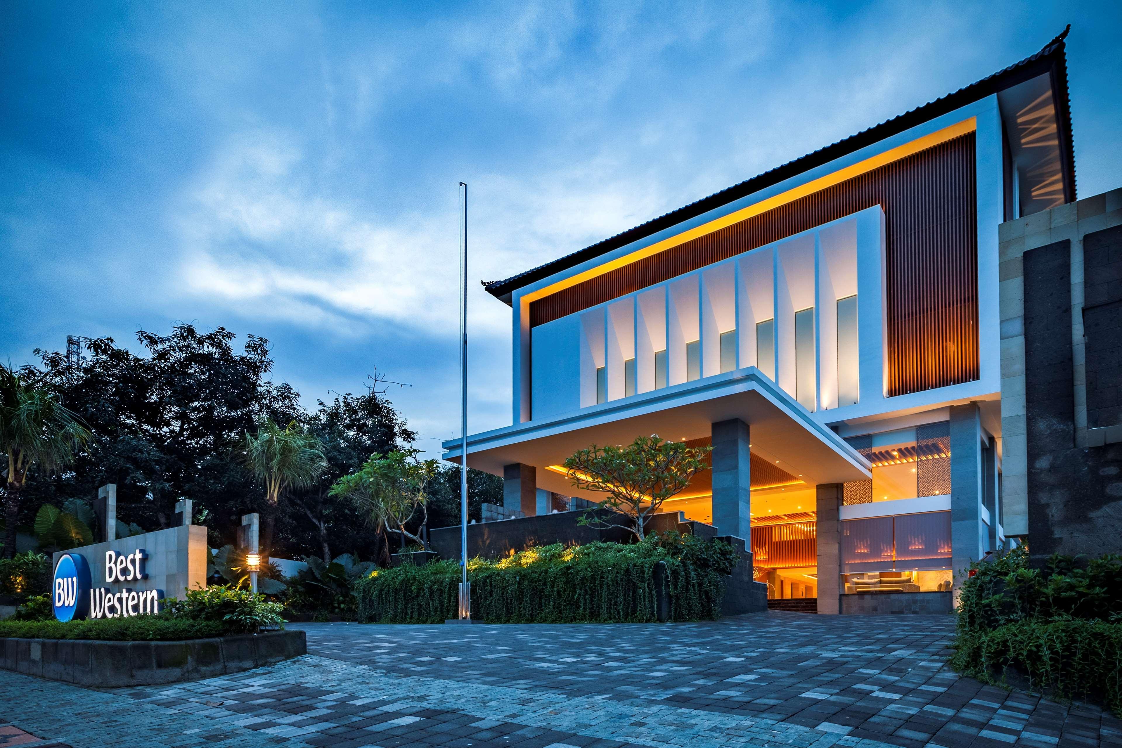 Hotel Western Arena 4*