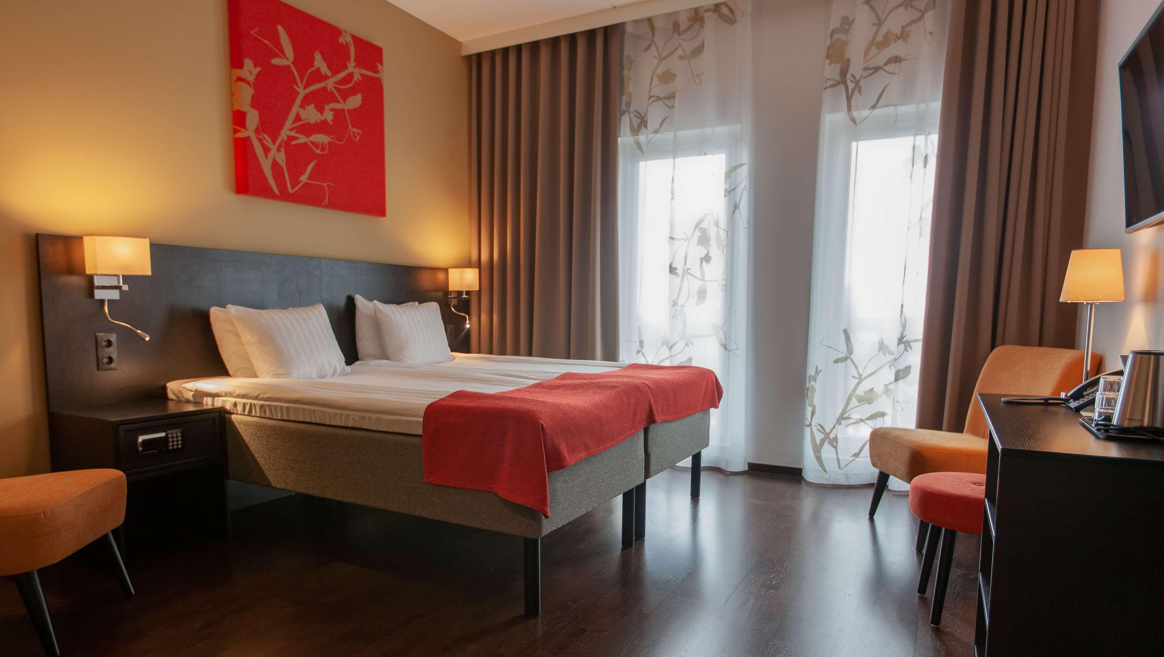 Western Arena Hotel 4*