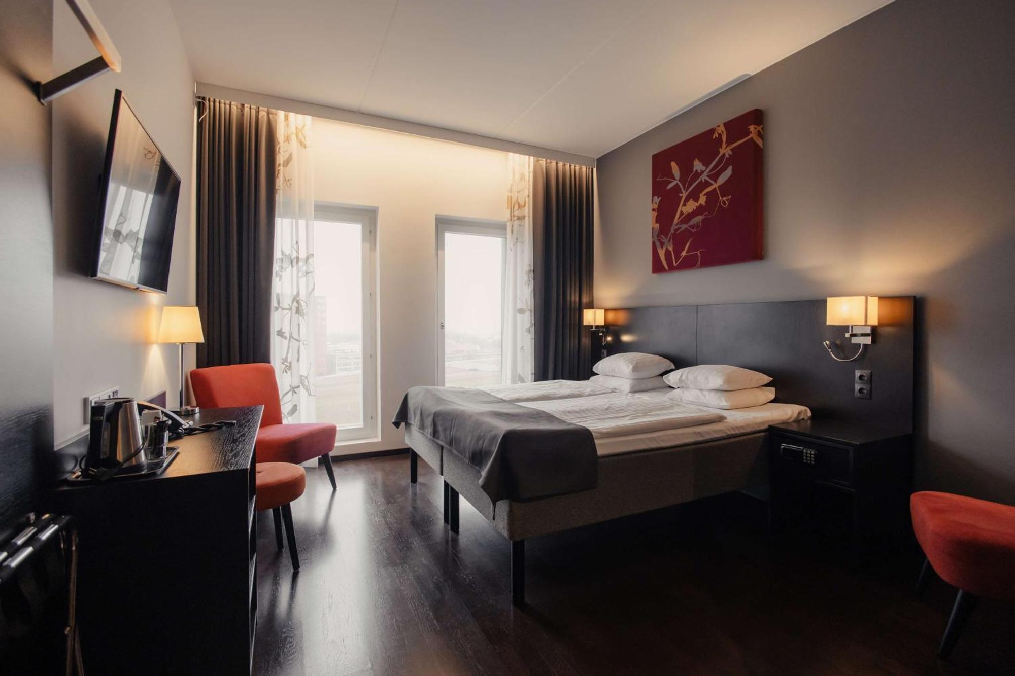 Western Arena Hotel 4*